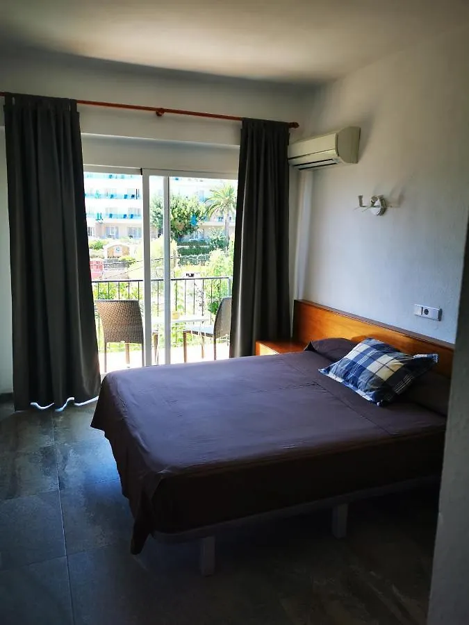 Hostal Villa Cati Peguera 2*,