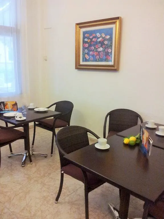 ** Penzion Hostal Villa Cati Peguera Španělsko